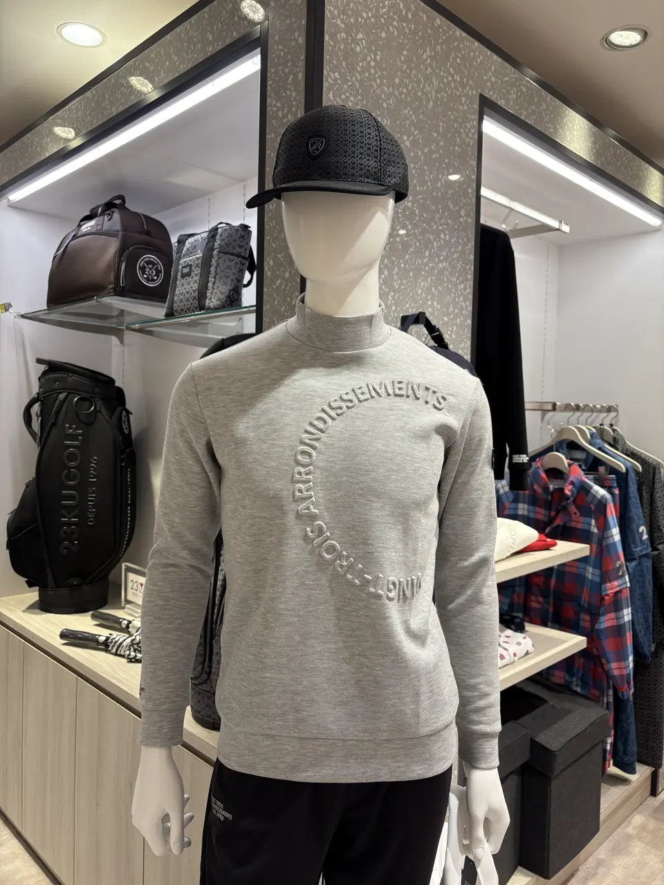 23区GOLF 松屋スタッフ コーディネート画像