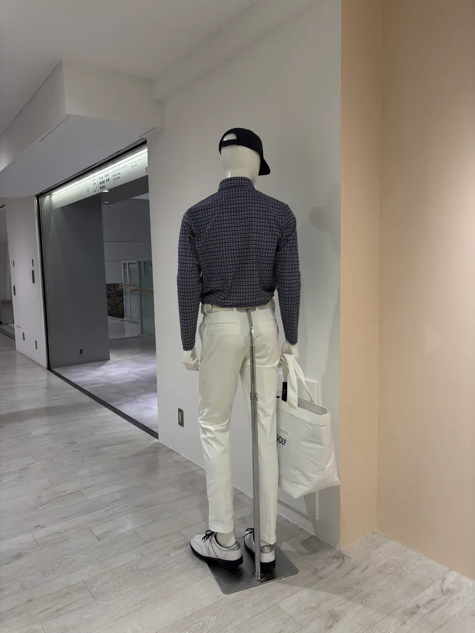 23区GOLF 松屋スタッフ コーディネート画像