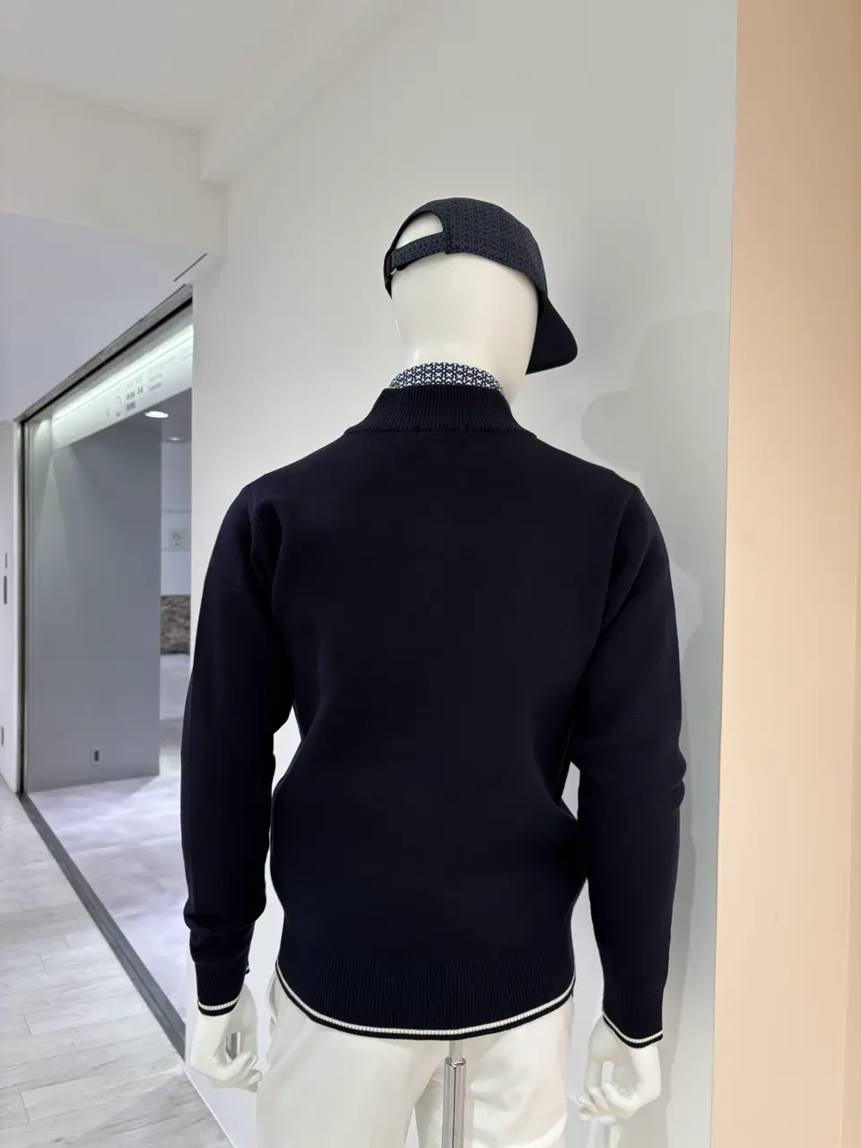 23区GOLF 松屋スタッフ コーディネート画像