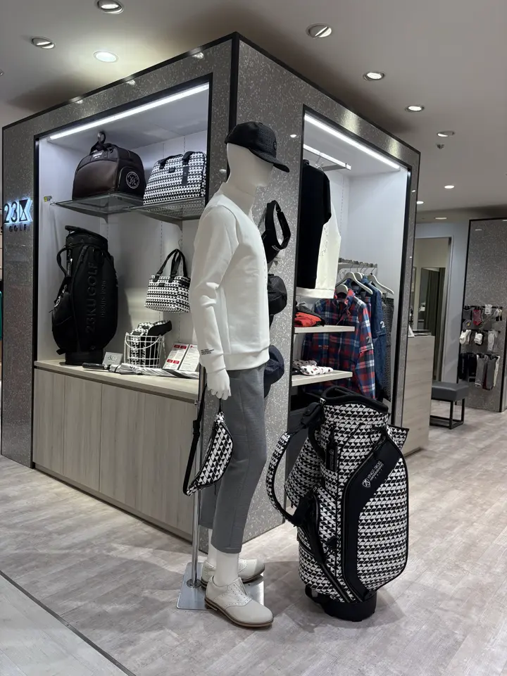 23区GOLF 松屋スタッフ コーディネート画像