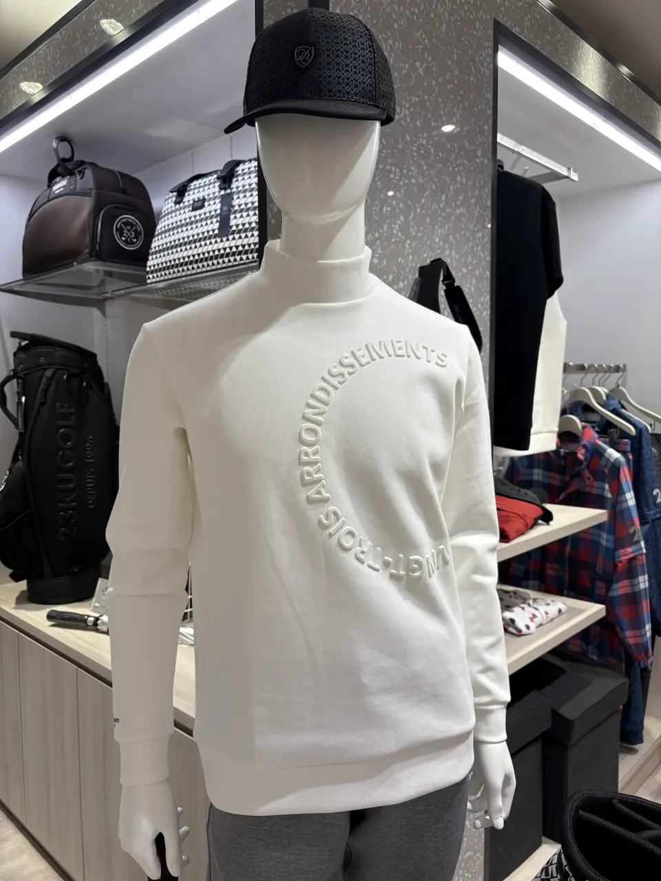 23区GOLF 松屋スタッフ コーディネート画像