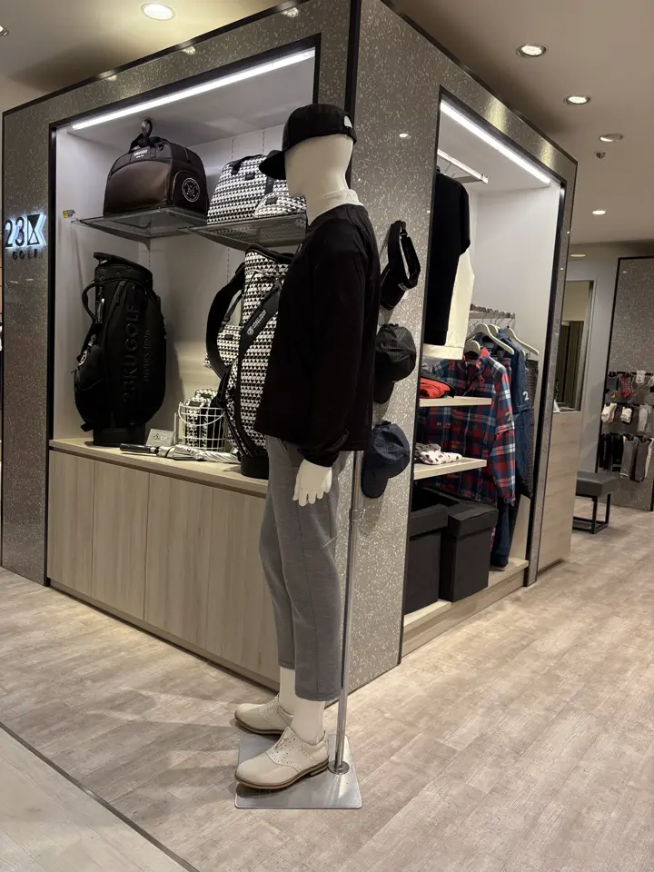 23区GOLF 松屋スタッフ コーディネート画像