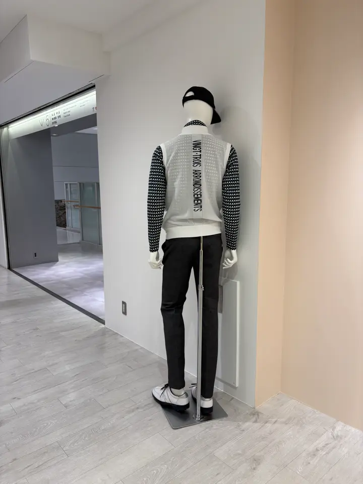 23区GOLF 松屋スタッフ コーディネート画像