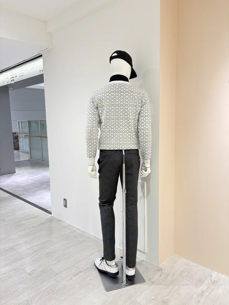 23区GOLF 松屋スタッフ コーディネート画像