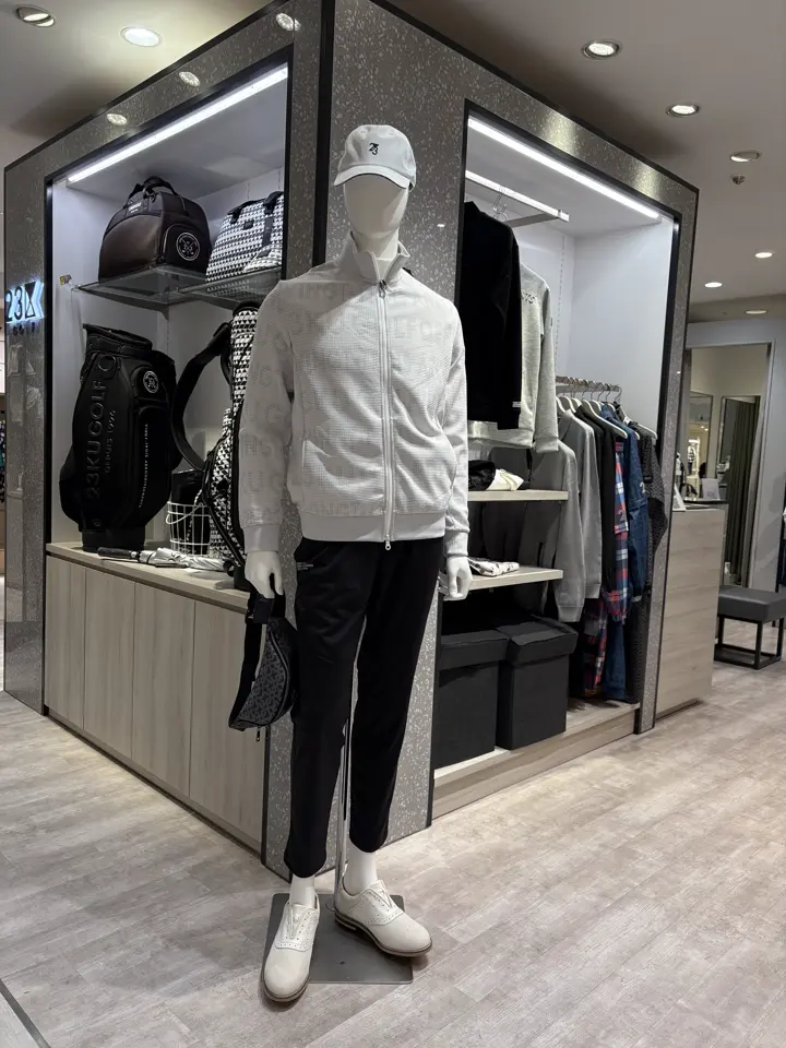 23区GOLF 松屋スタッフ コーディネート画像