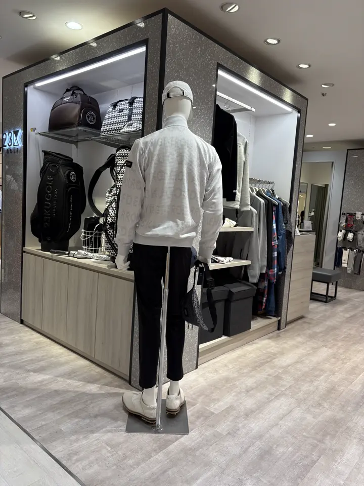 23区GOLF 松屋スタッフ コーディネート画像