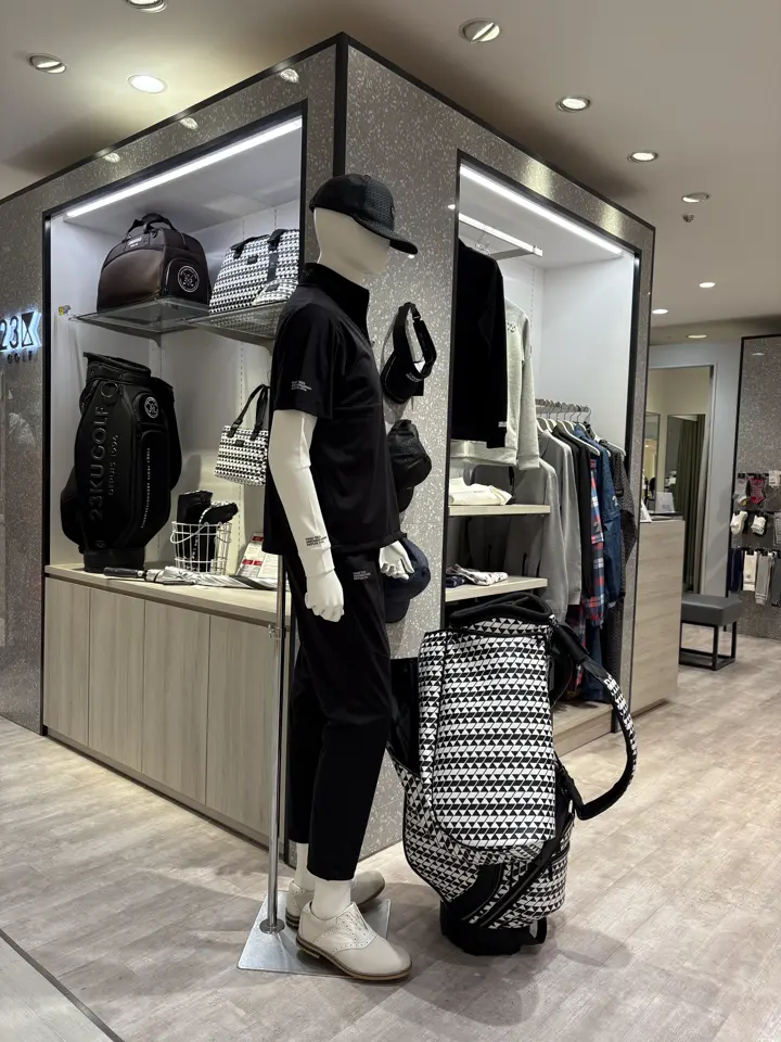 23区GOLF 松屋スタッフ コーディネート画像