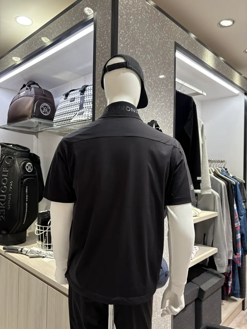 23区GOLF 松屋スタッフ コーディネート画像