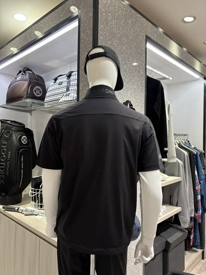 23区GOLF 松屋スタッフ コーディネート画像