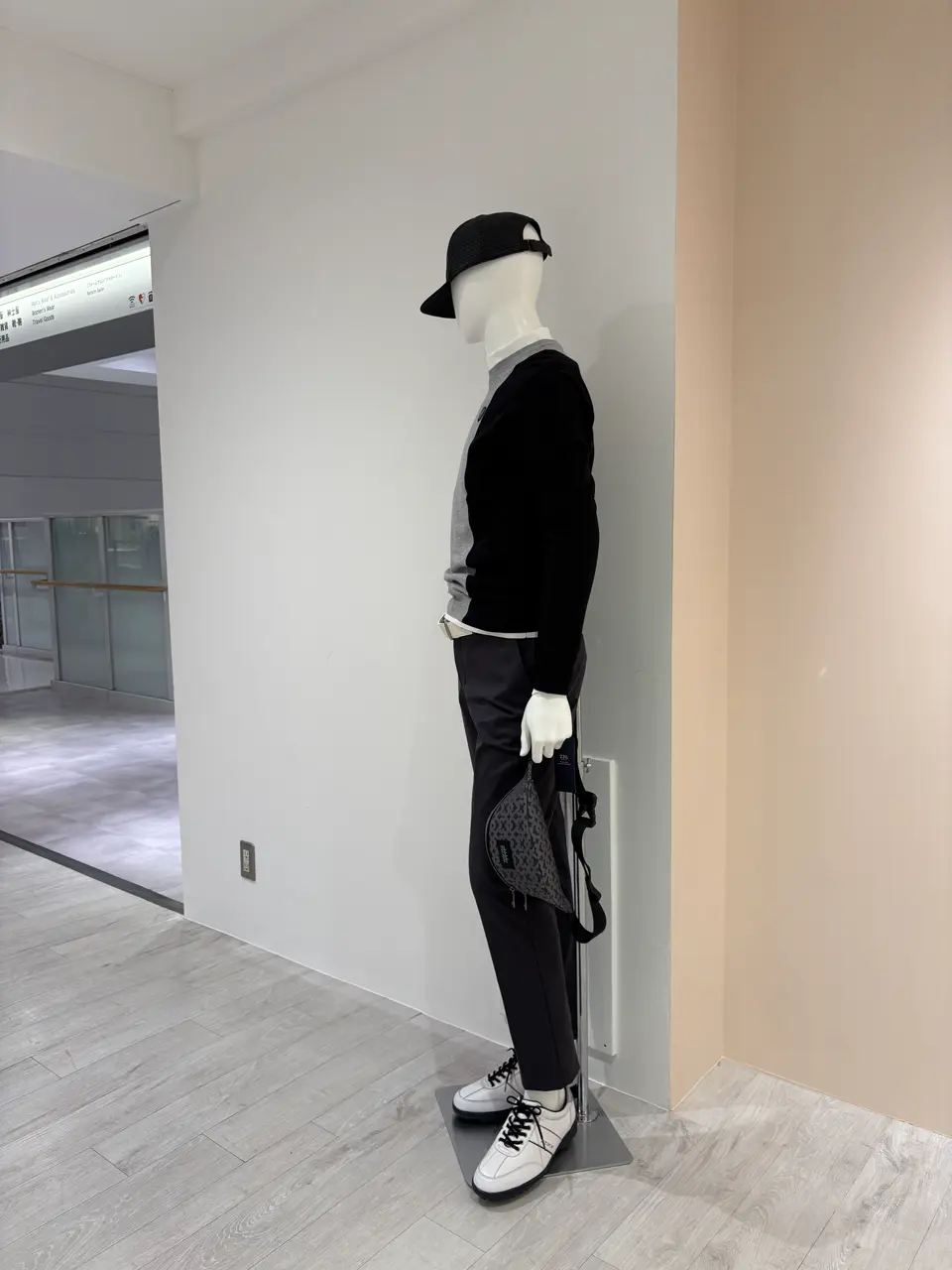 23区GOLF 松屋スタッフ コーディネート画像