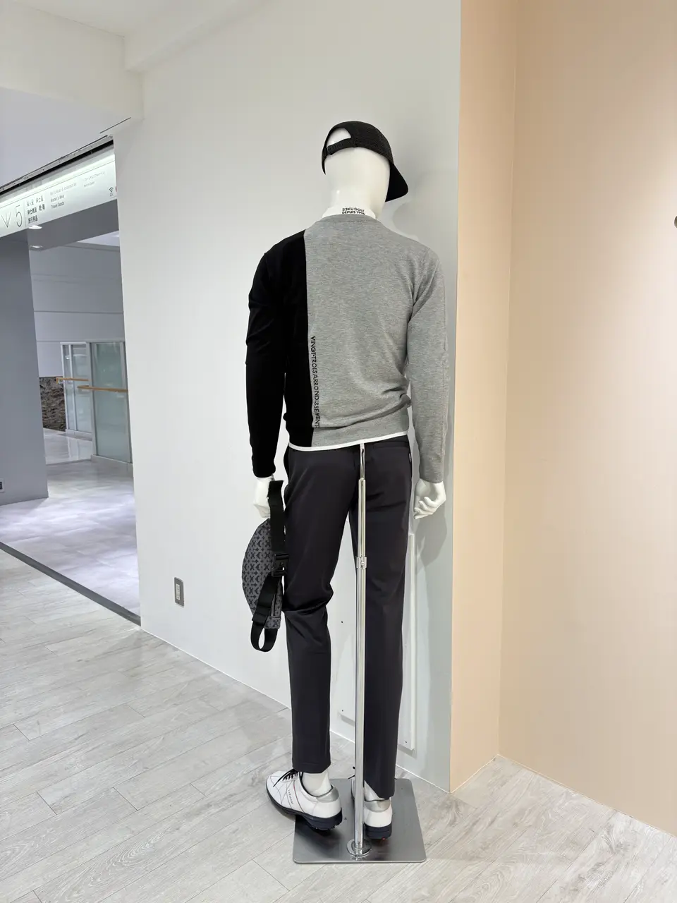 23区GOLF 松屋スタッフ コーディネート画像