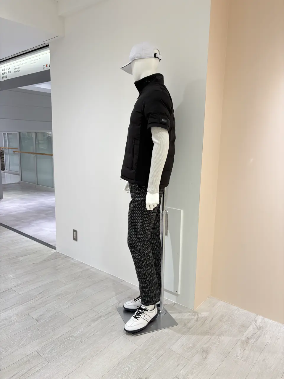 23区GOLF 松屋スタッフ コーディネート画像