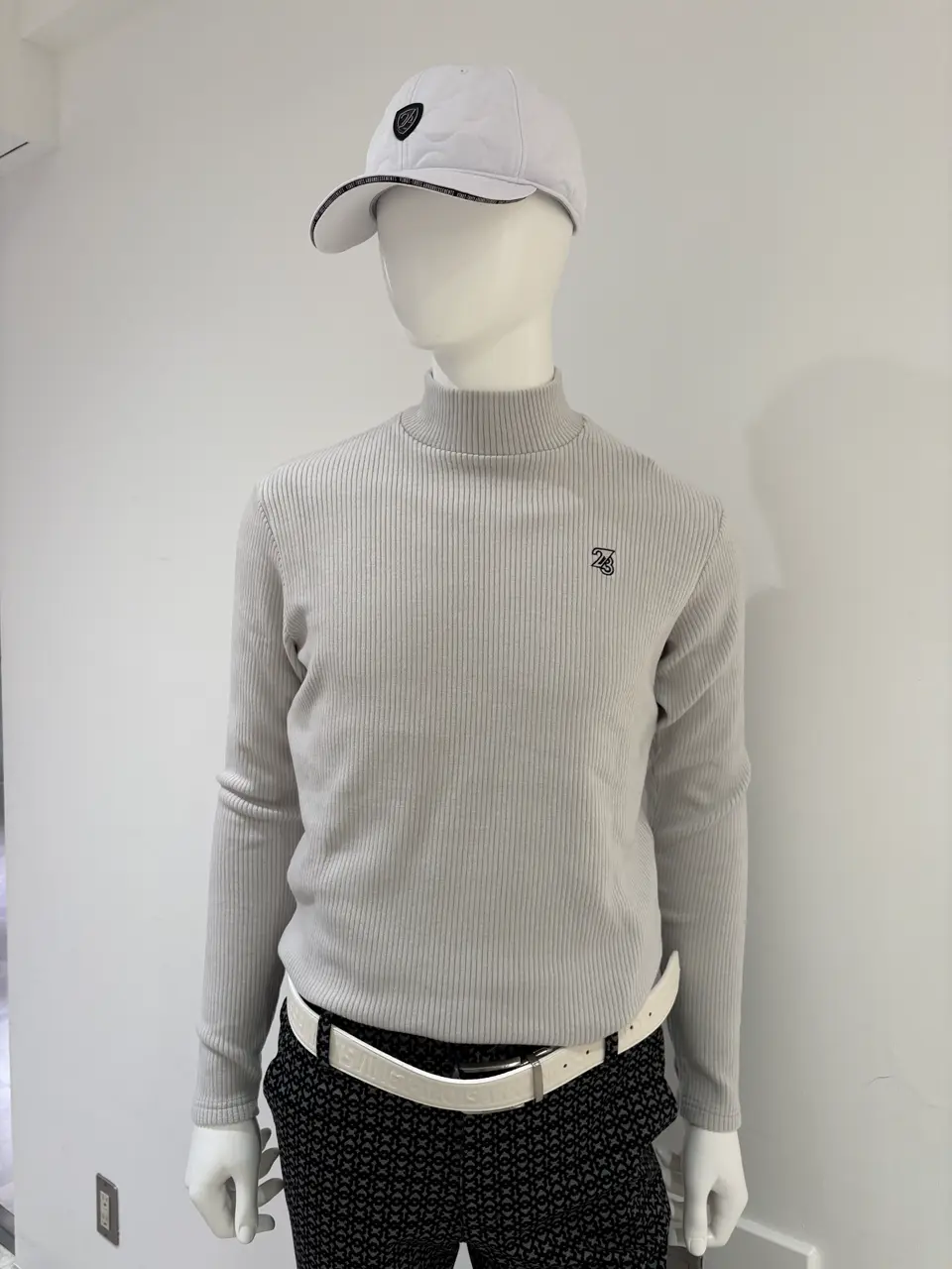 23区GOLF 松屋スタッフ コーディネート画像