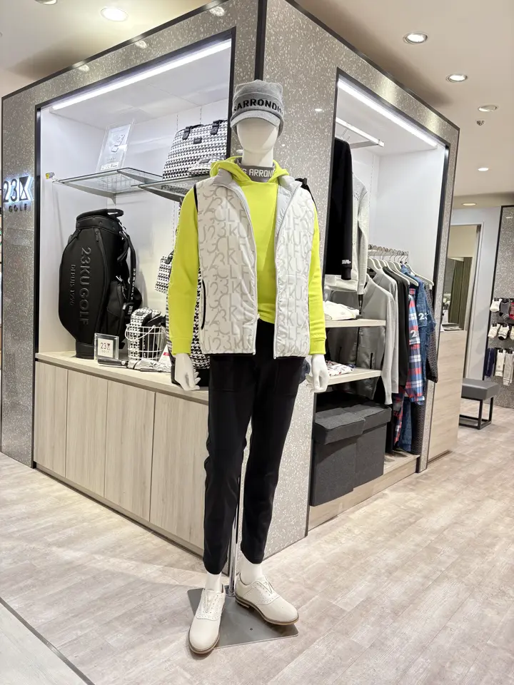 23区GOLF 松屋スタッフ コーディネート画像