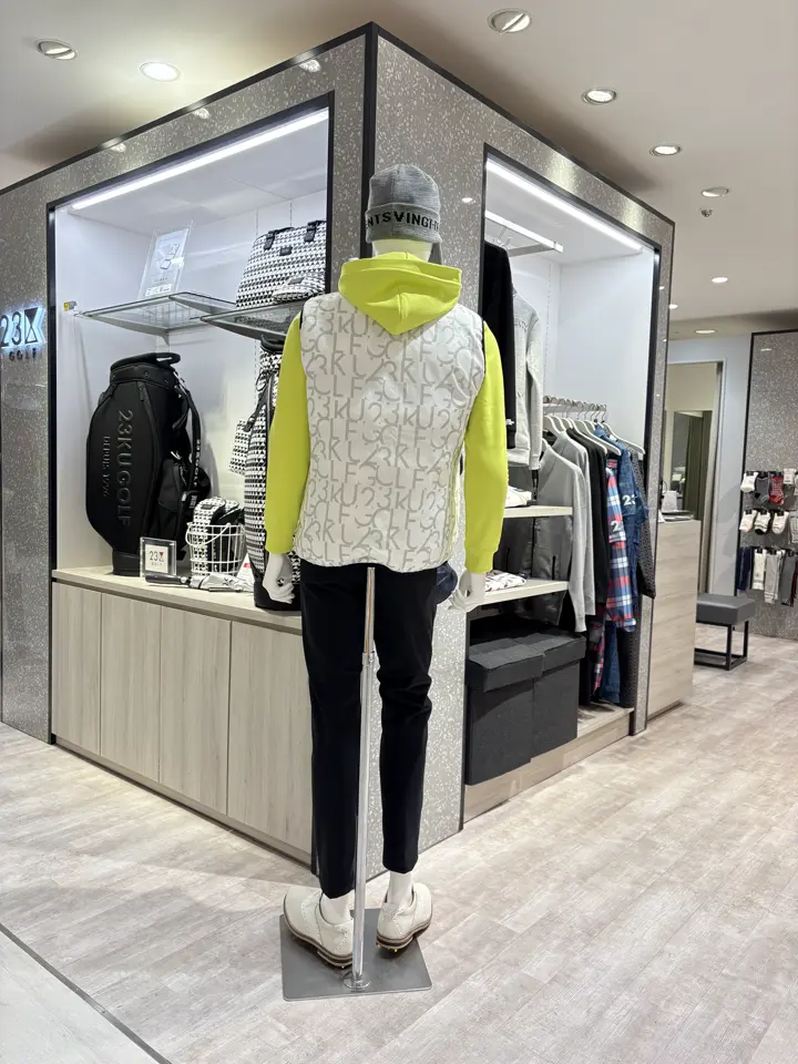 23区GOLF 松屋スタッフ コーディネート画像