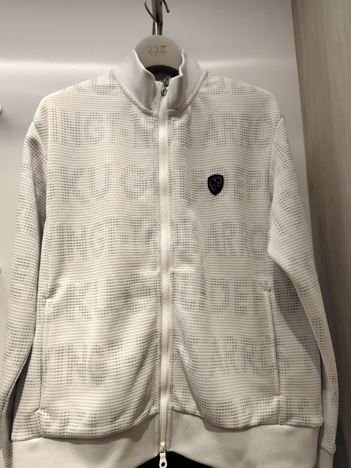 23区GOLF スタッフ コーディネート画像