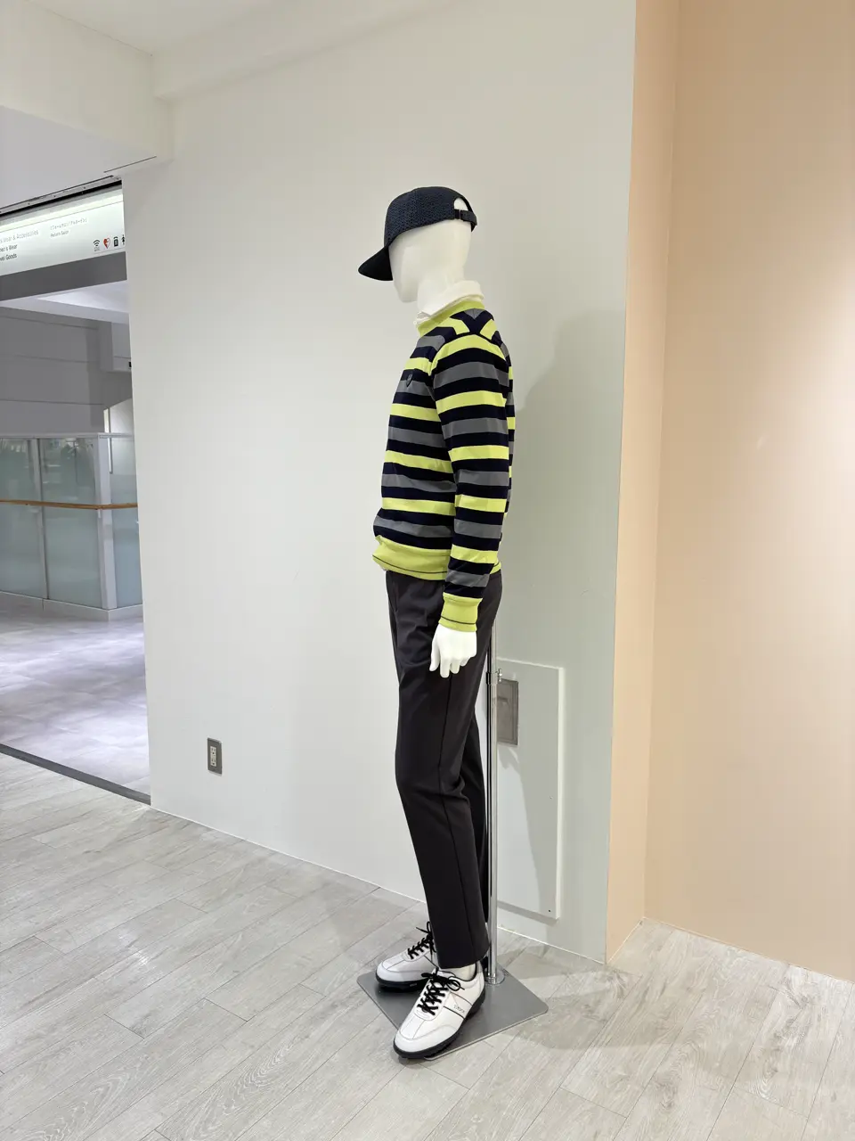 23区GOLF 松屋スタッフ コーディネート画像