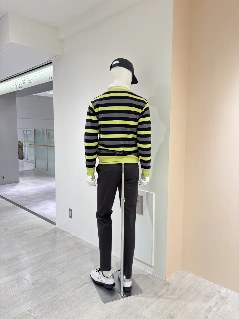 23区GOLF 松屋スタッフ コーディネート画像