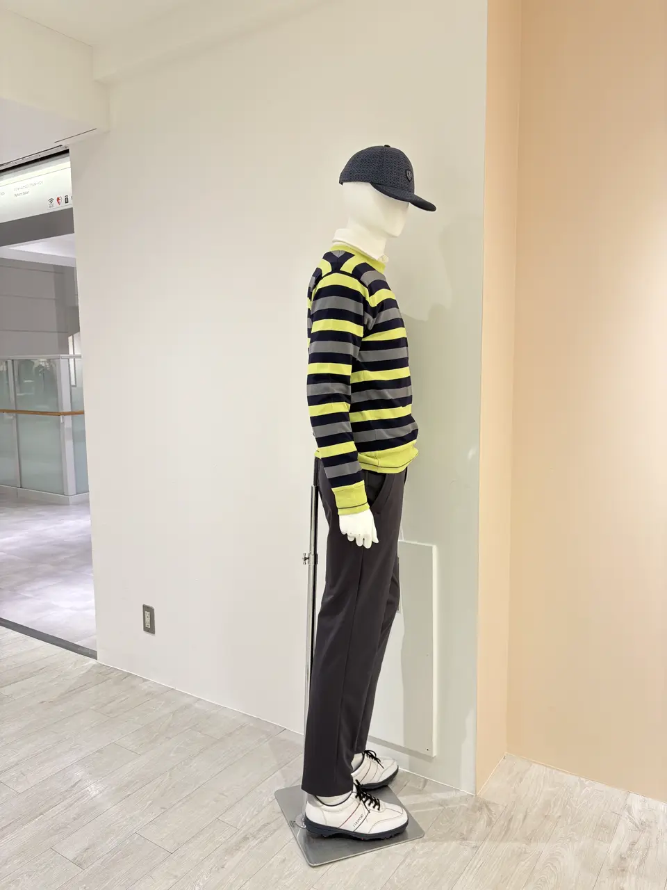 23区GOLF 松屋スタッフ コーディネート画像