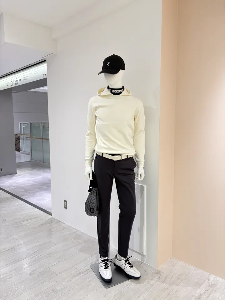 23区GOLF 松屋スタッフ コーディネート画像