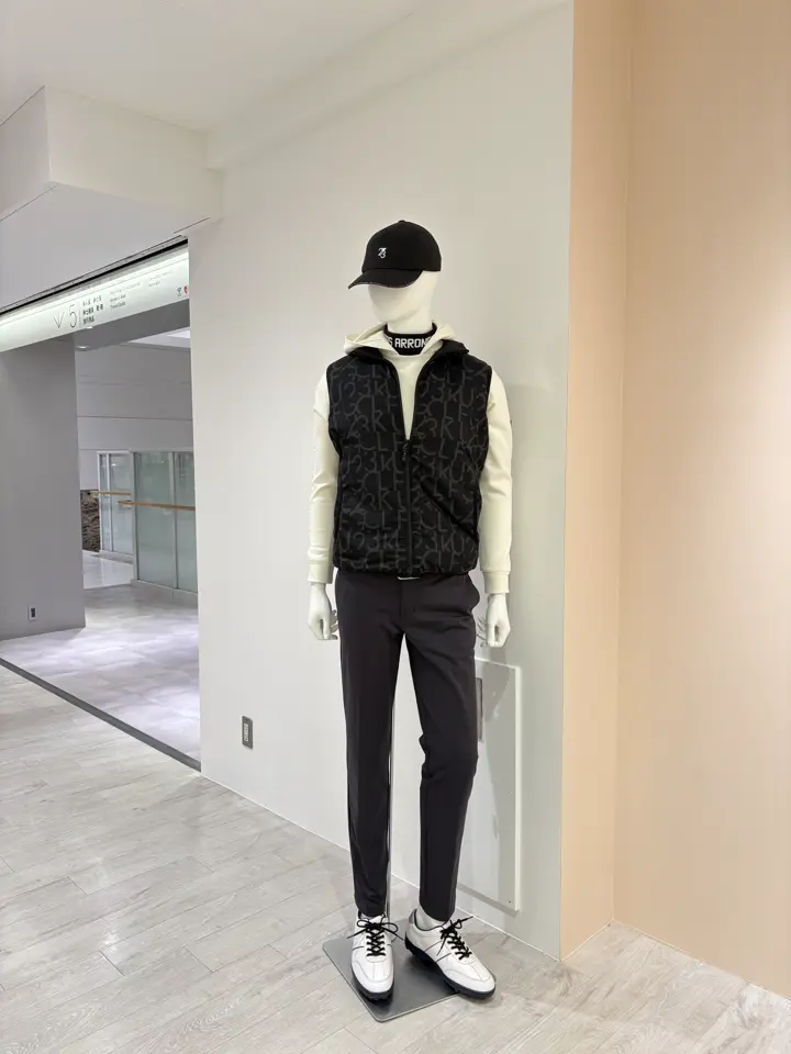 23区GOLF 松屋スタッフ コーディネート画像