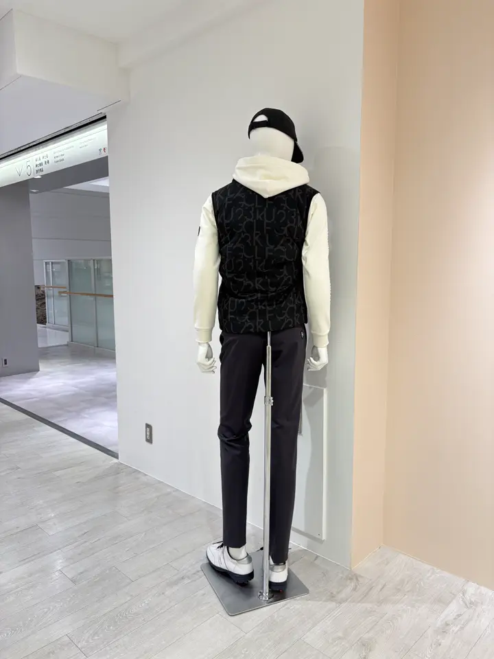 23区GOLF 松屋スタッフ コーディネート画像