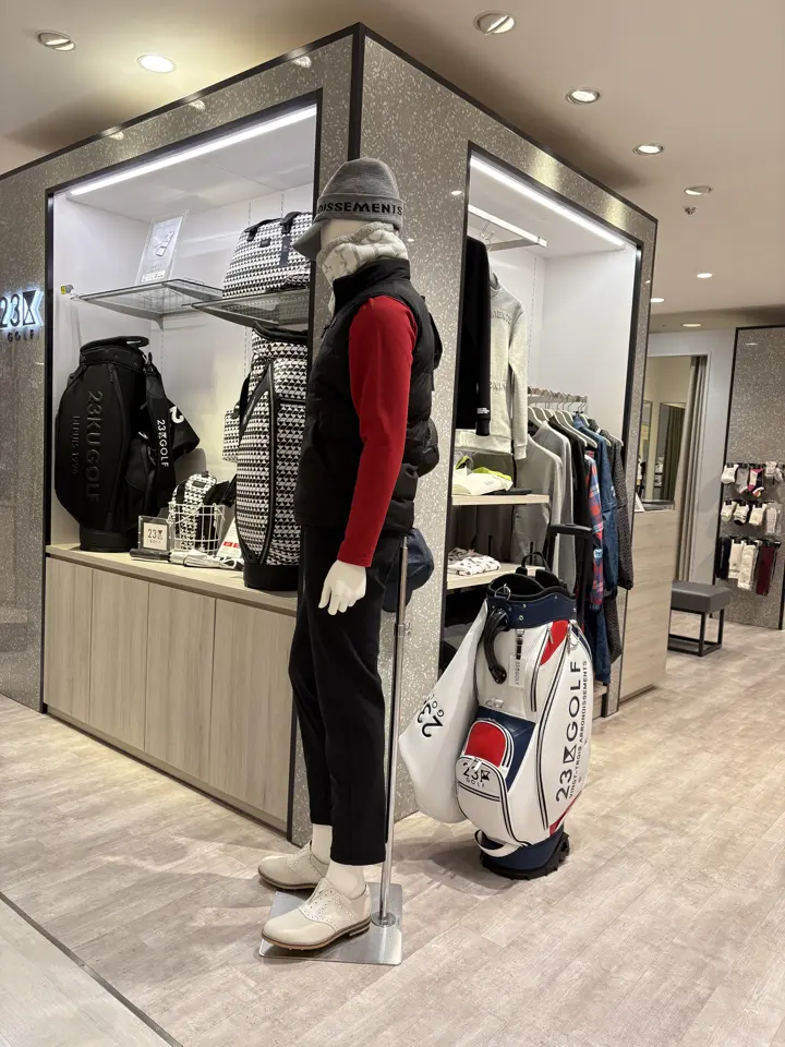 23区GOLF 松屋スタッフ コーディネート画像