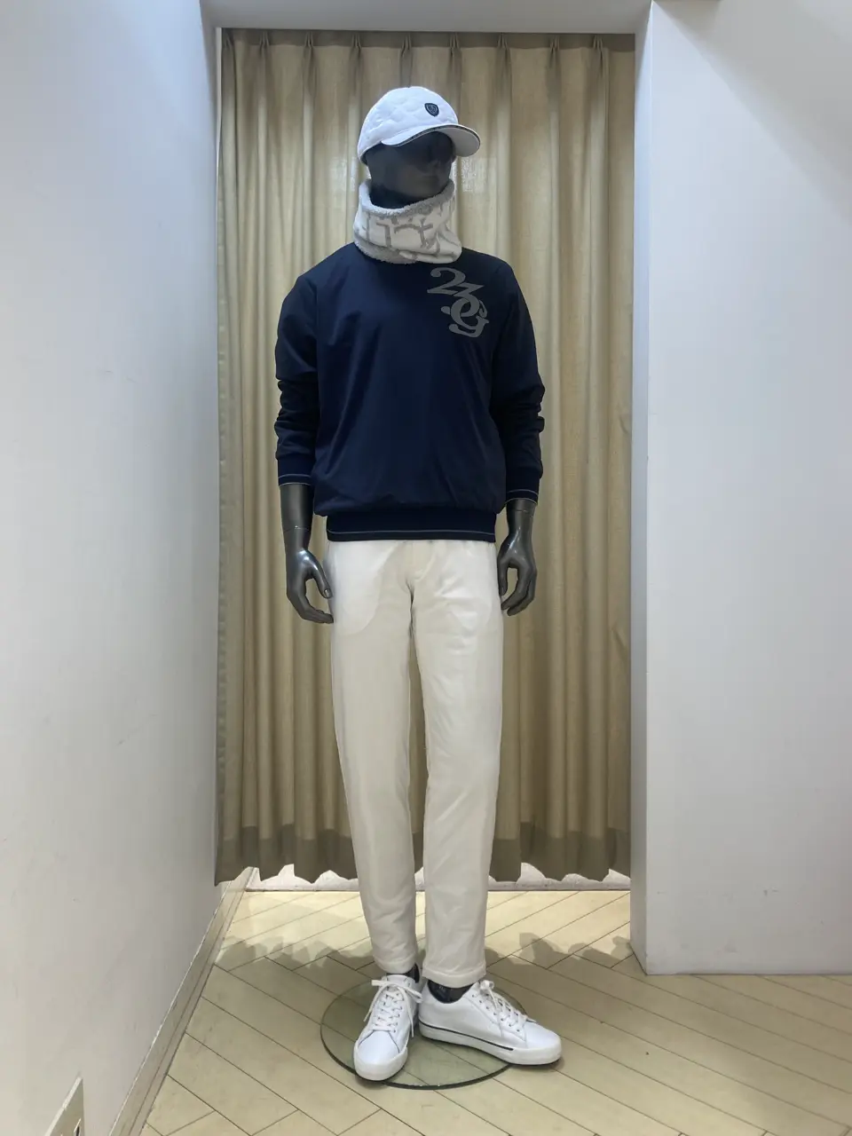 23区GOLF スタッフ コーディネート画像