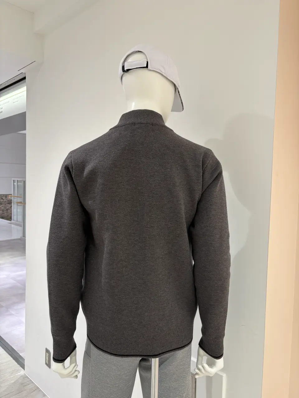 23区GOLF 松屋スタッフ コーディネート画像