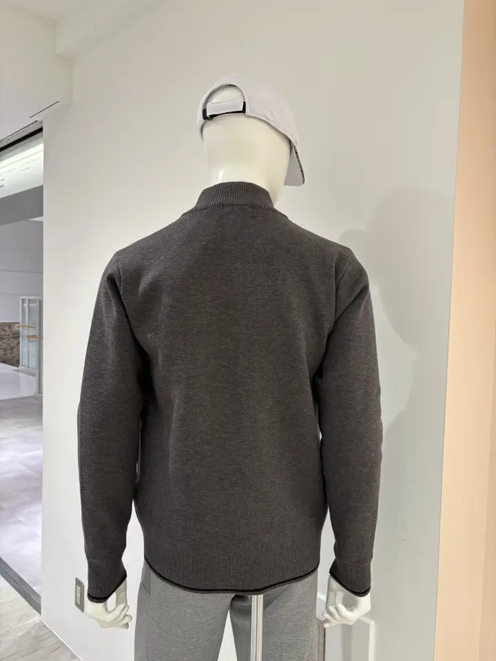 23区GOLF 松屋スタッフ コーディネート画像