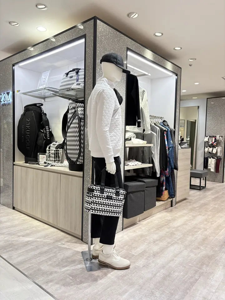 23区GOLF 松屋スタッフ コーディネート画像