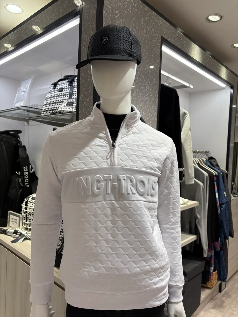 23区GOLF 松屋スタッフ コーディネート画像