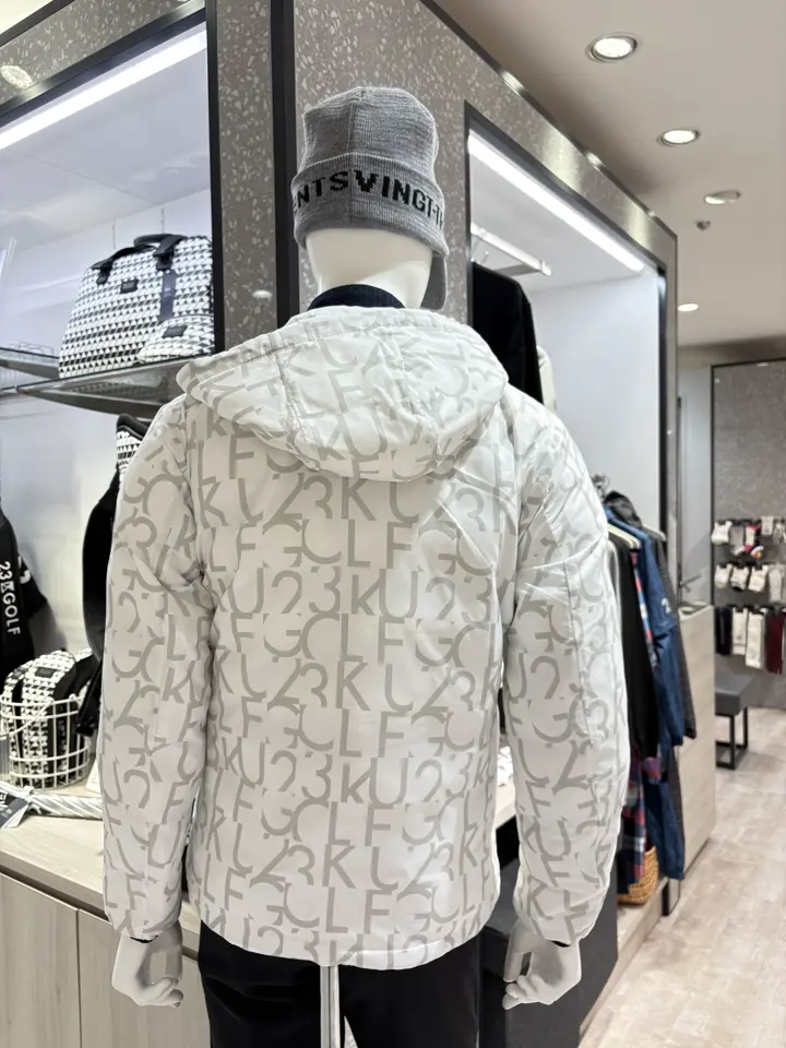 23区GOLF 松屋スタッフ コーディネート画像