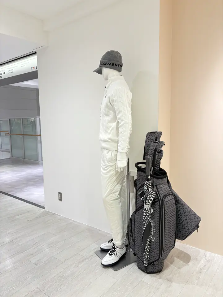 23区GOLF 松屋スタッフ コーディネート画像