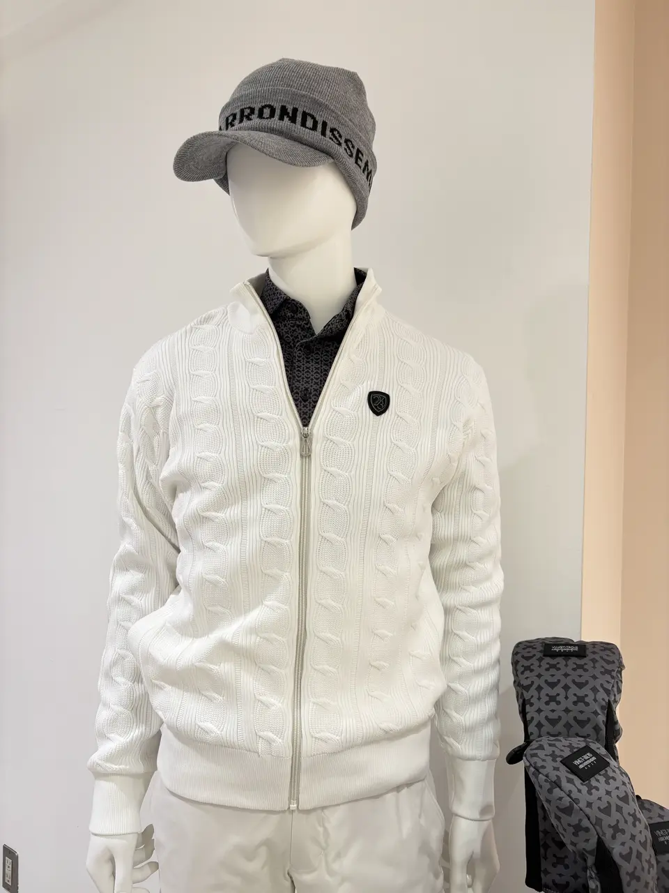 23区GOLF 松屋スタッフ コーディネート画像