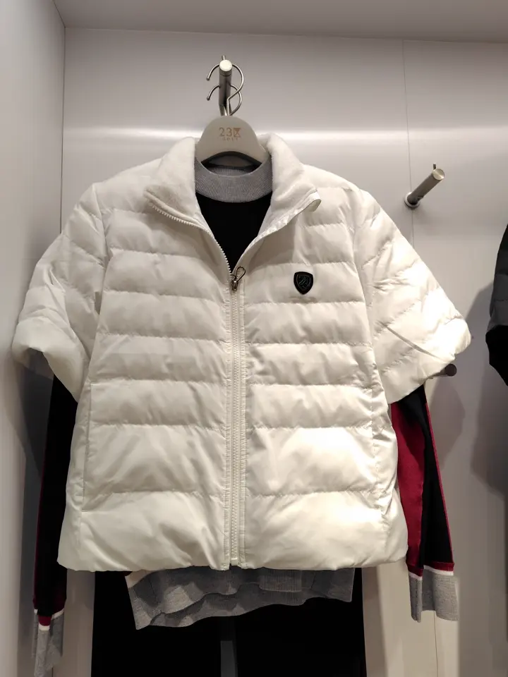 23区GOLF スタッフ コーディネート画像