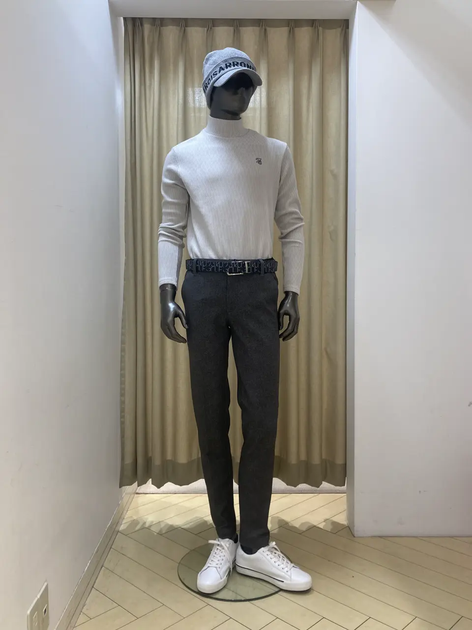 23区GOLF スタッフ コーディネート画像