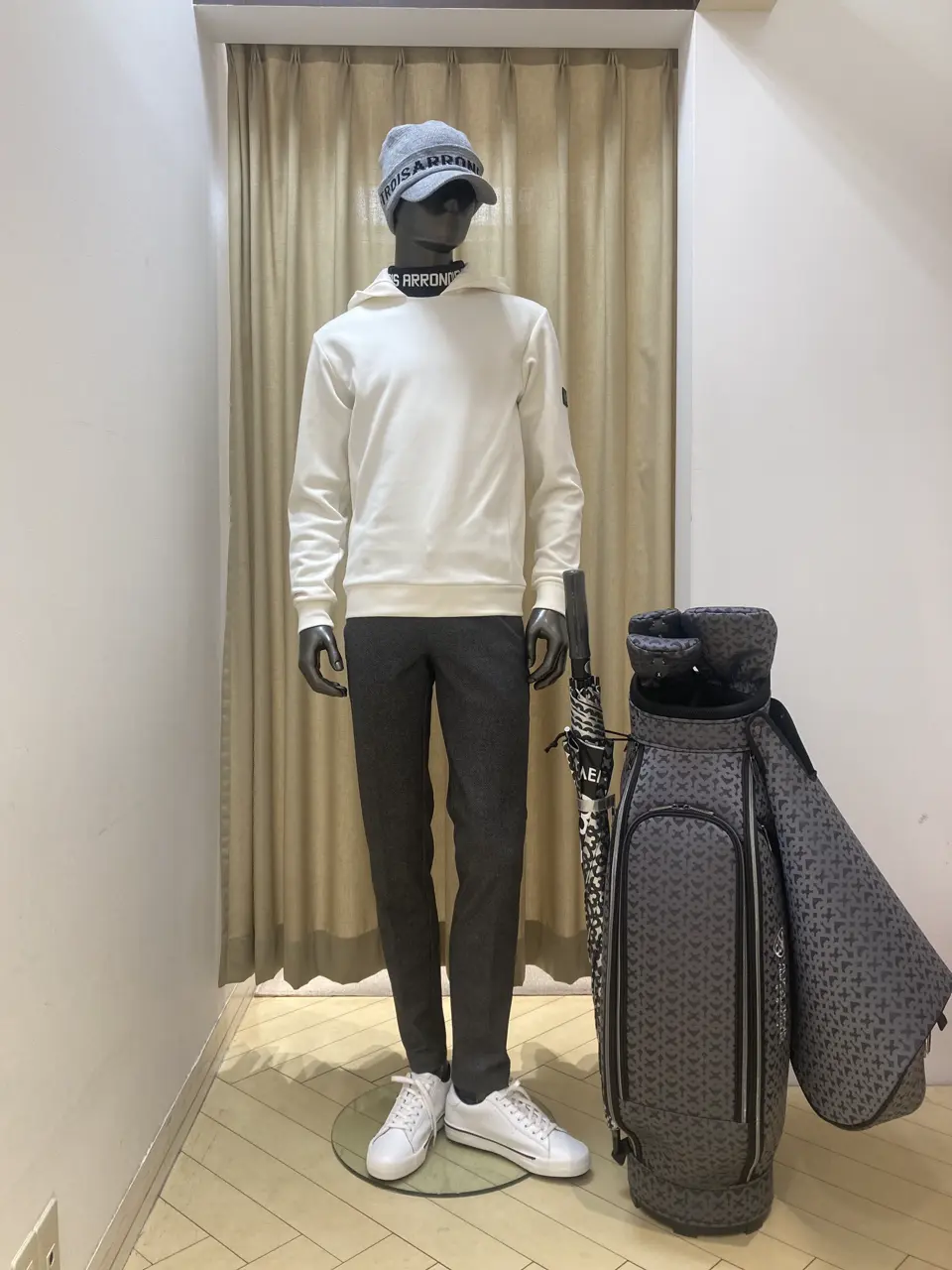 23区GOLF スタッフ コーディネート画像