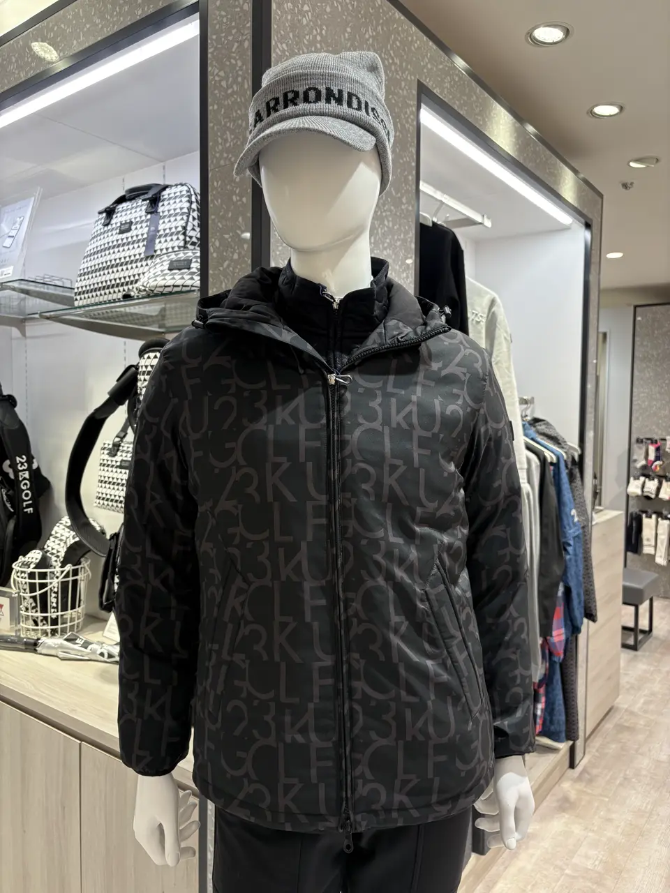 23区GOLF 松屋スタッフ コーディネート画像