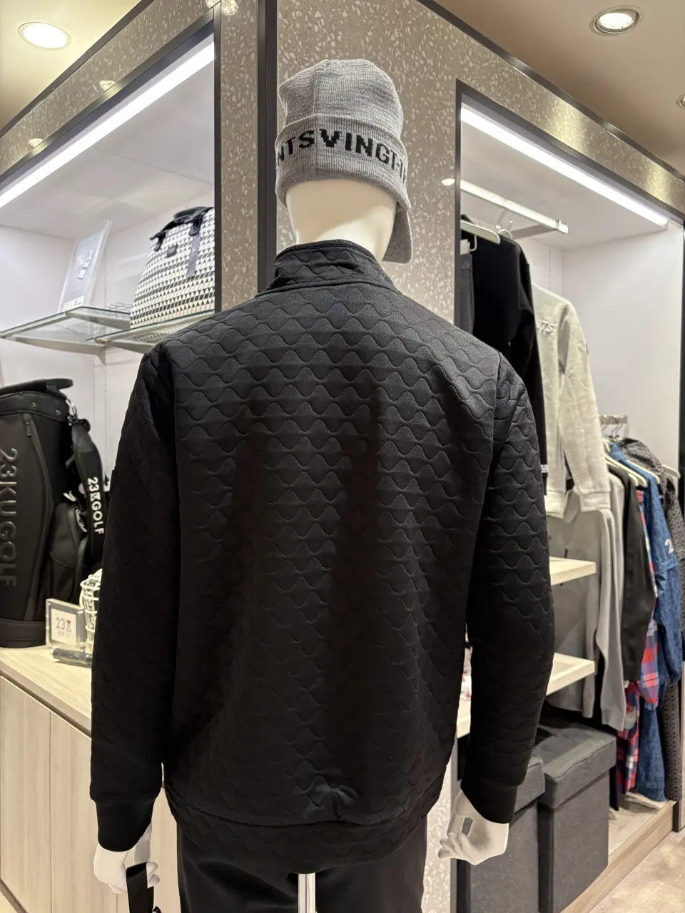 23区GOLF 松屋スタッフ コーディネート画像