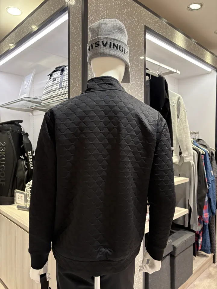 23区GOLF 松屋スタッフ コーディネート画像