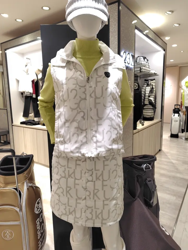 23区GOLF スタッフ コーディネート画像