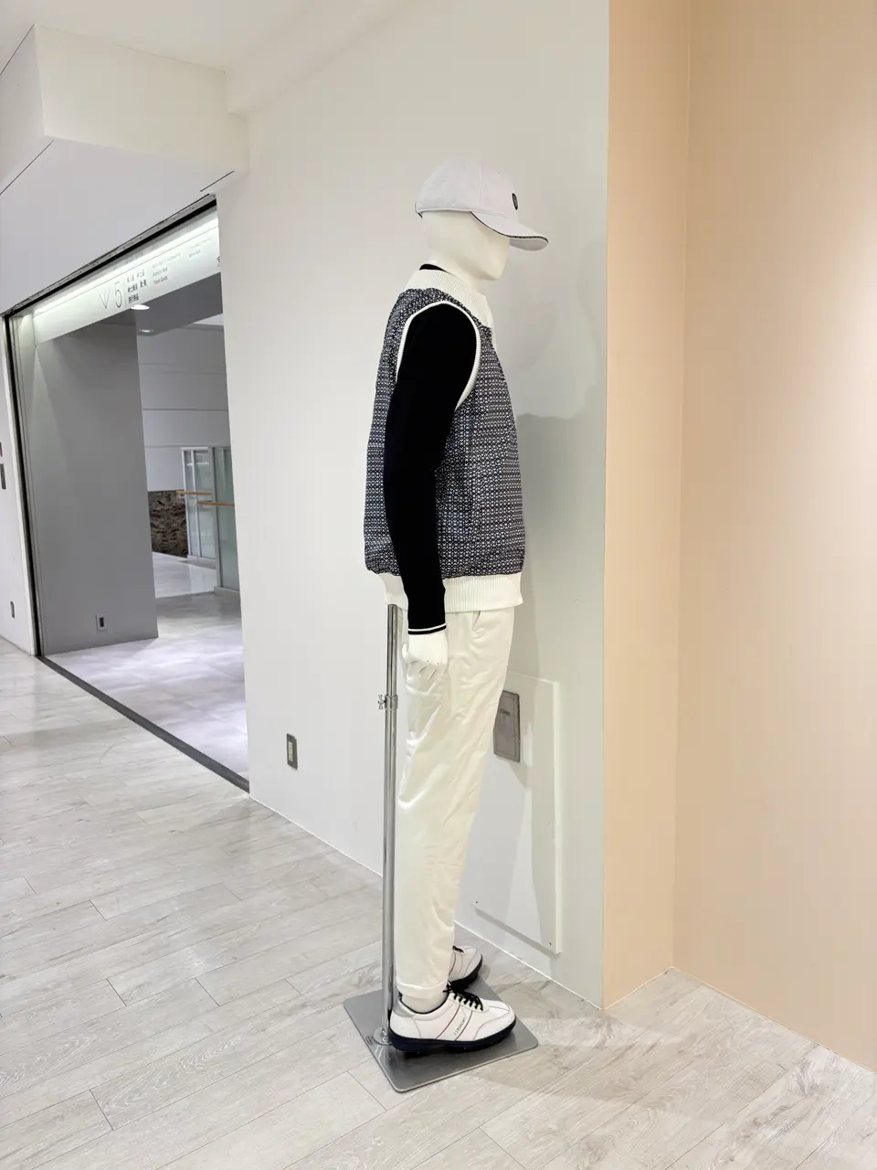 23区GOLF 松屋スタッフ コーディネート画像