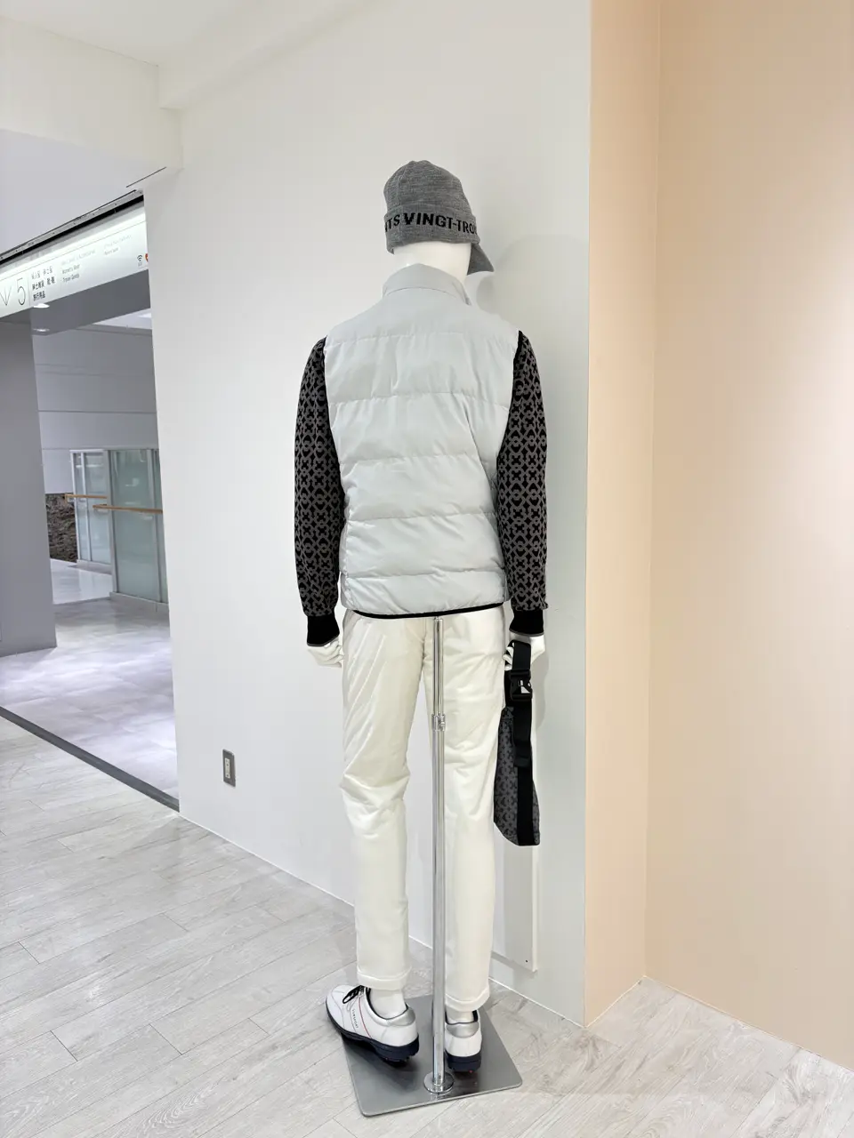 23区GOLF 松屋スタッフ コーディネート画像