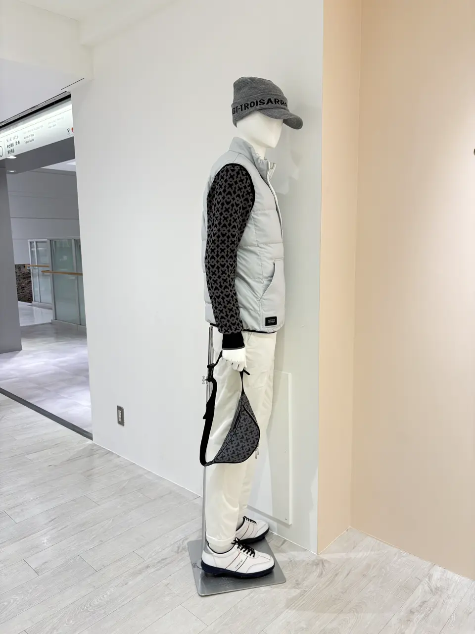 23区GOLF 松屋スタッフ コーディネート画像