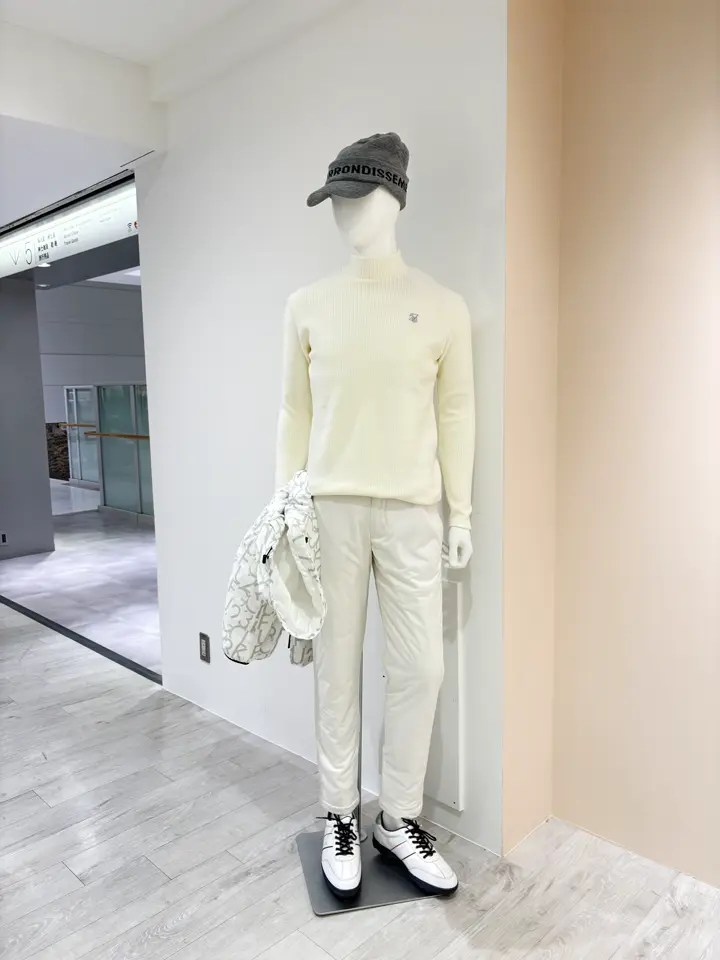 23区GOLF 松屋スタッフ コーディネート画像