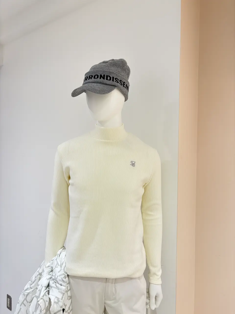 23区GOLF 松屋スタッフ コーディネート画像