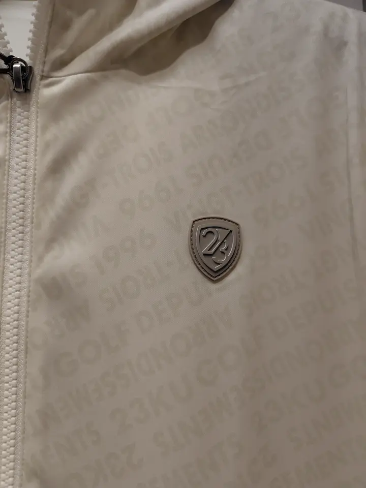 23区GOLF スタッフ コーディネート画像