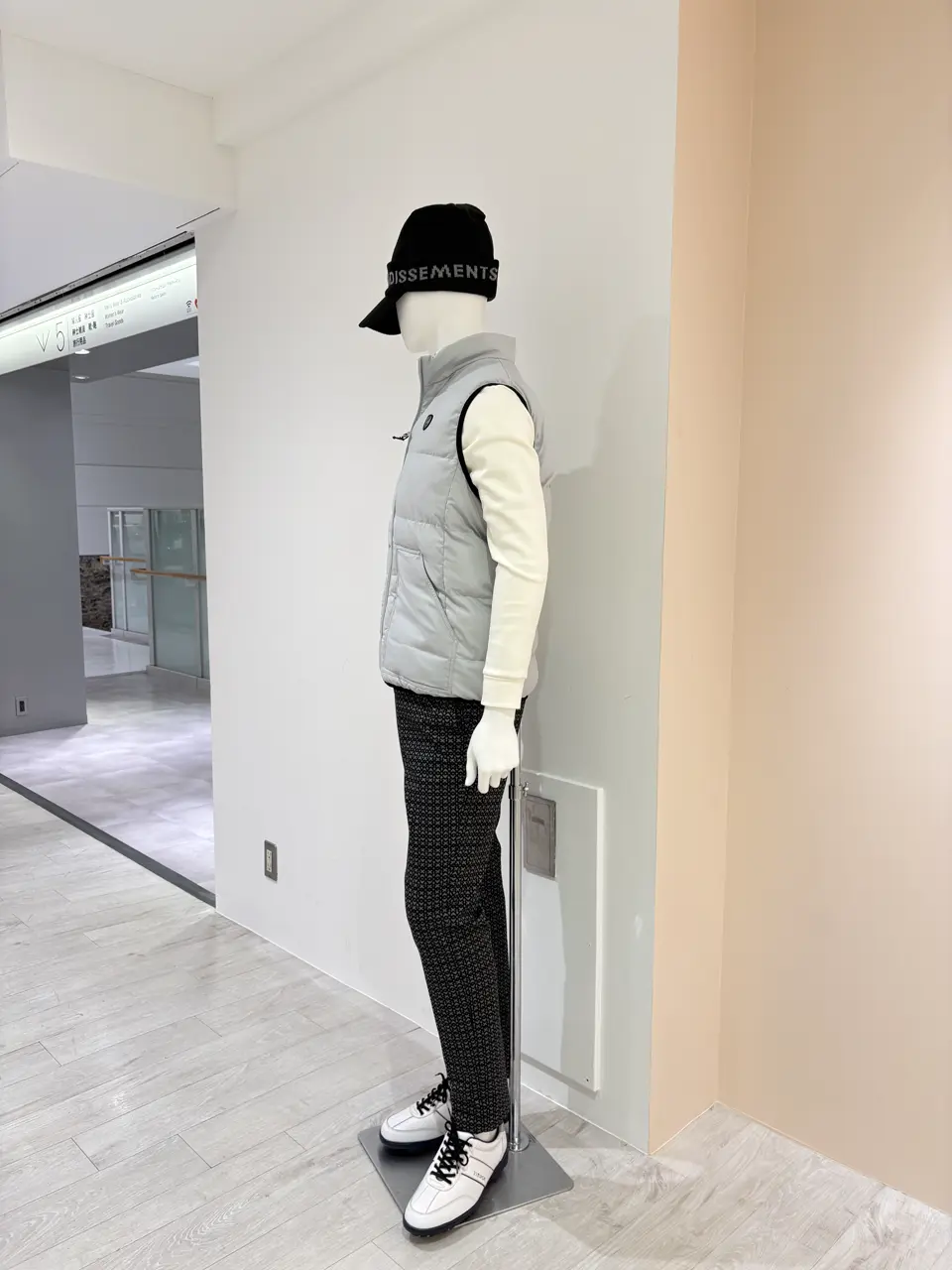 23区GOLF 松屋スタッフ コーディネート画像