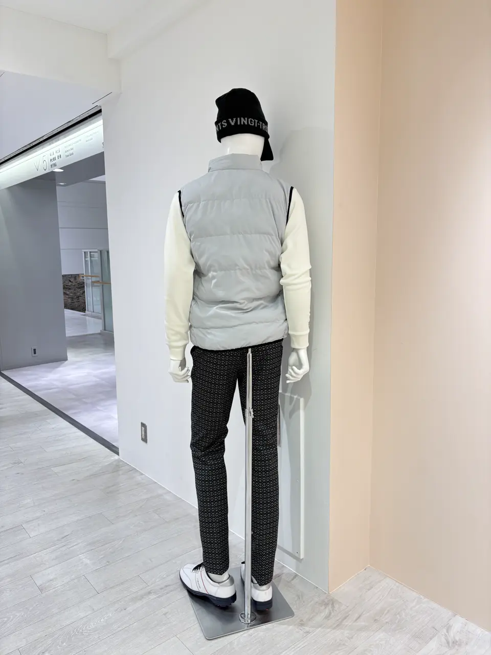 23区GOLF 松屋スタッフ コーディネート画像